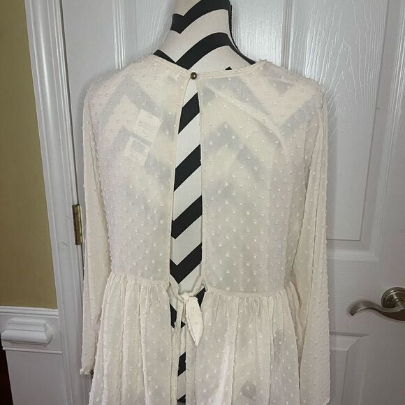 NWT Skylar& Jade tie back dotted Swiss Blouse beige front embroidery accent SZXL - Picture 4 of 13